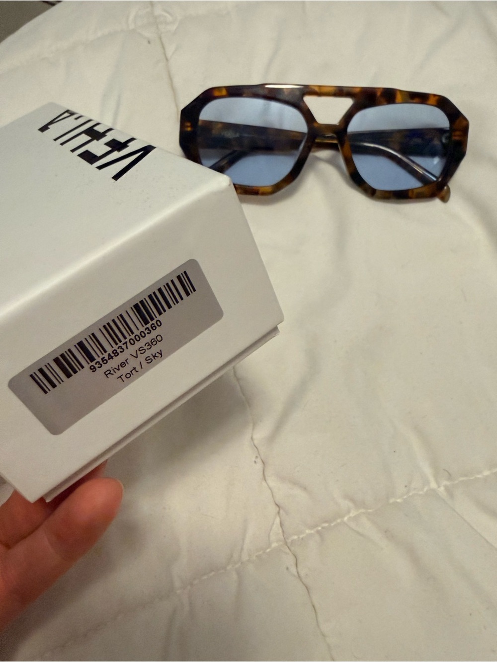 Vella River Tortoiseshell Sunglasses - blue  Gradient Lenses - Picture 2 of 7